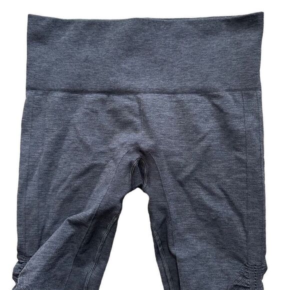 Lululemon In The Flow Crop leggings size 4 - Picture 4 of 6